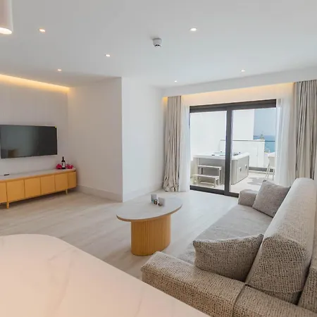 Royal Atlantico Hotel